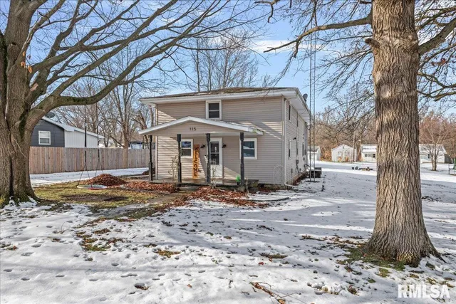 $227,900 | 115 2nd Street, Pawnee, IL 62558