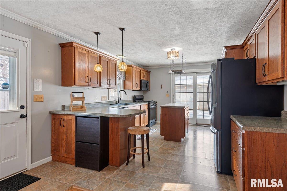 115 2nd Street Pawnee, IL 62558 - Photo 11 of 45