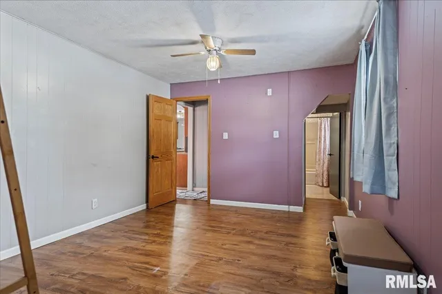 $227,900 | 115 2nd Street, Pawnee, IL 62558