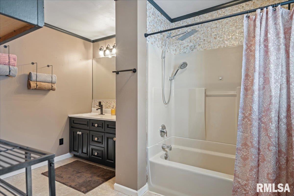 115 2nd Street Pawnee, IL 62558 - Photo 19 of 45