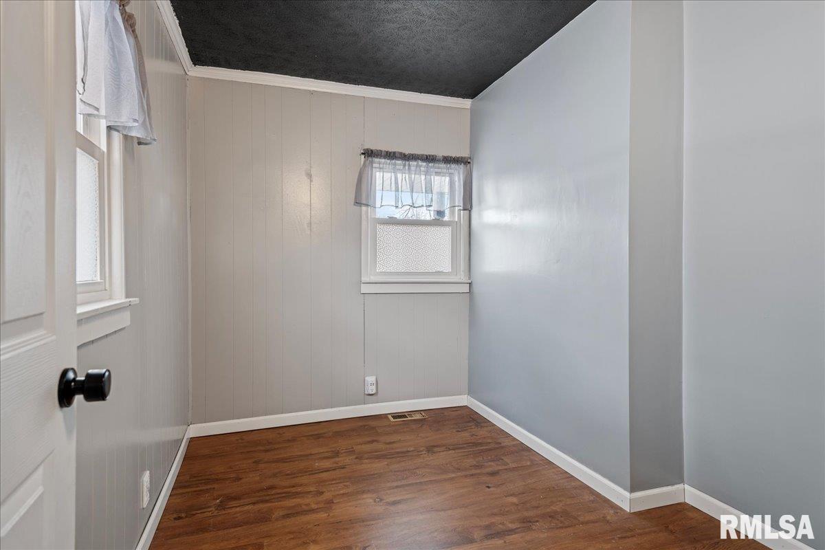 115 2nd Street Pawnee, IL 62558 - Photo 20 of 45