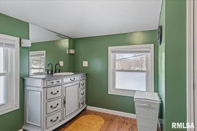 $227,900 | 115 2nd Street, Pawnee, IL 62558