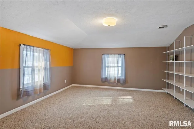 $227,900 | 115 2nd Street, Pawnee, IL 62558