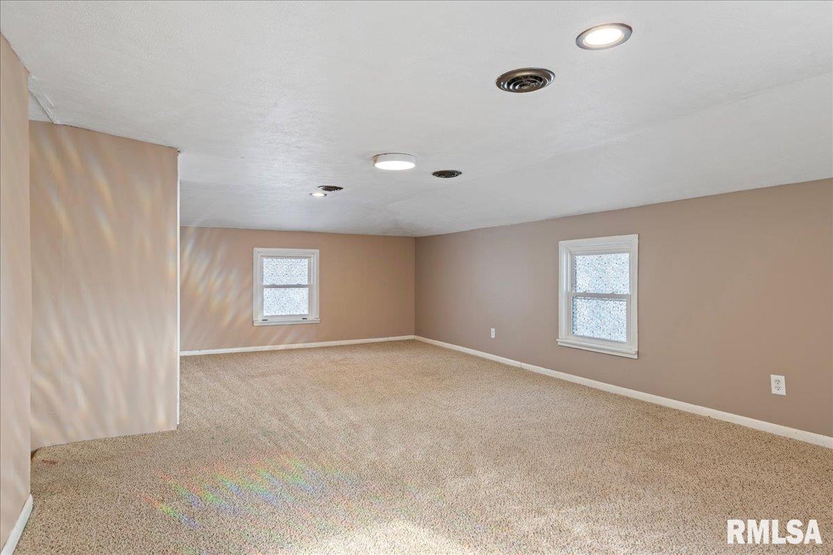 115 2nd Street Pawnee, IL 62558 - Photo 32 of 45