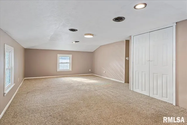 $227,900 | 115 2nd Street, Pawnee, IL 62558