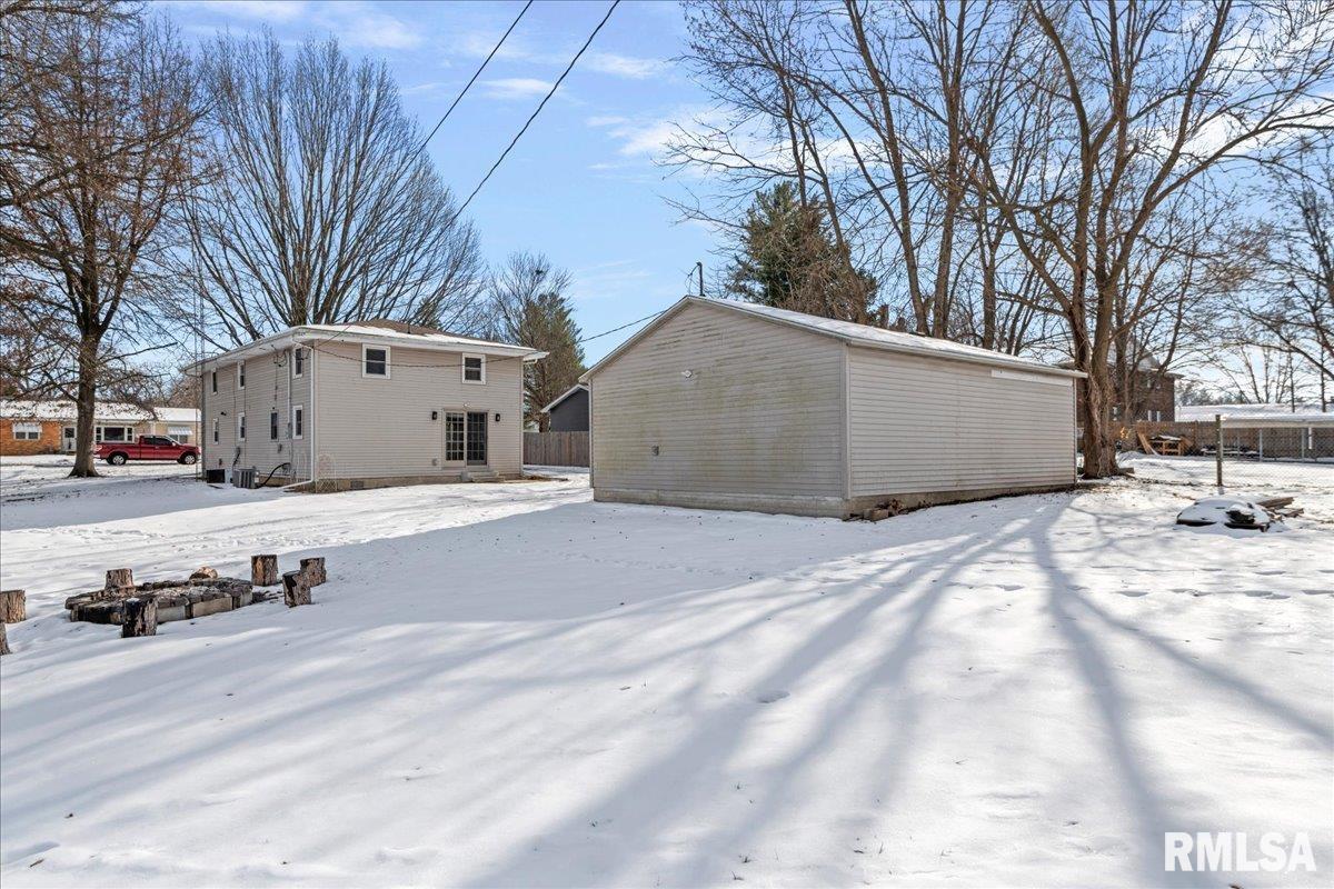 115 2nd Street Pawnee, IL 62558 - Photo 40 of 45