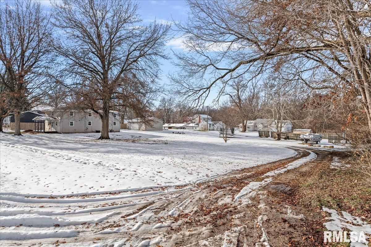 115 2nd Street Pawnee, IL 62558 - Photo 43 of 45