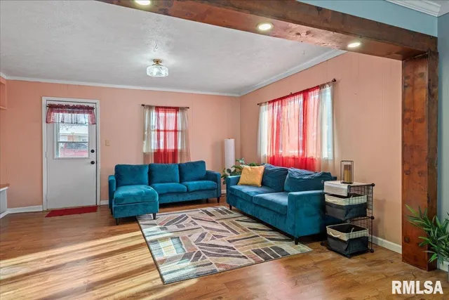 $227,900 | 115 2nd Street, Pawnee, IL 62558