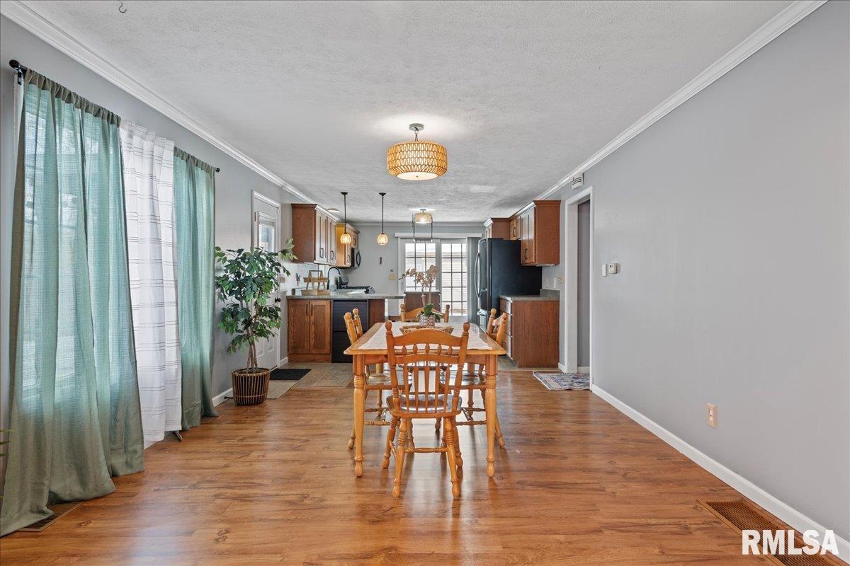 115 2nd Street Pawnee, IL 62558 - Photo 8 of 45