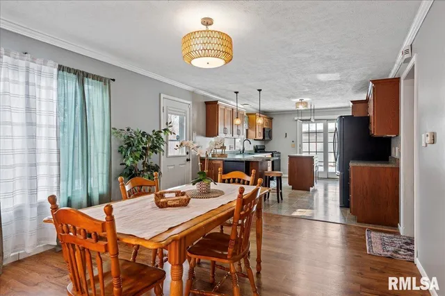 $227,900 | 115 2nd Street, Pawnee, IL 62558