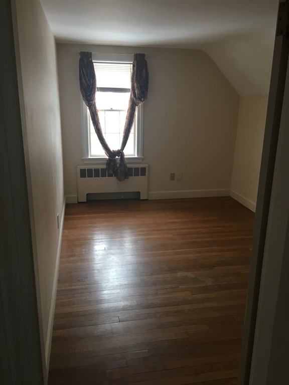 75 John Carver Road Reading, MA 01867 - Photo 6 of 7 Gallery Image 6