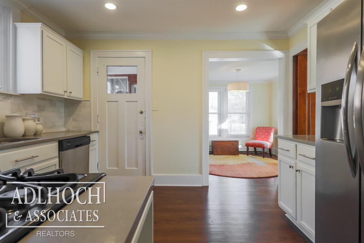 950 Rivard Boulevard Grosse Pointe, MI 48230 - Photo 7 of 23 31365890-6.JPG