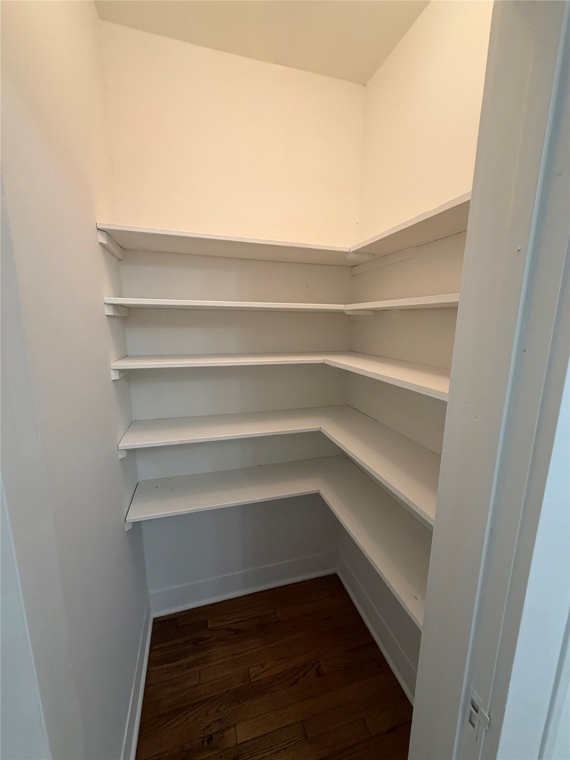 1637 Bonnie Brae Street Houston, TX 77006 - Photo 6 of 9 Pantry