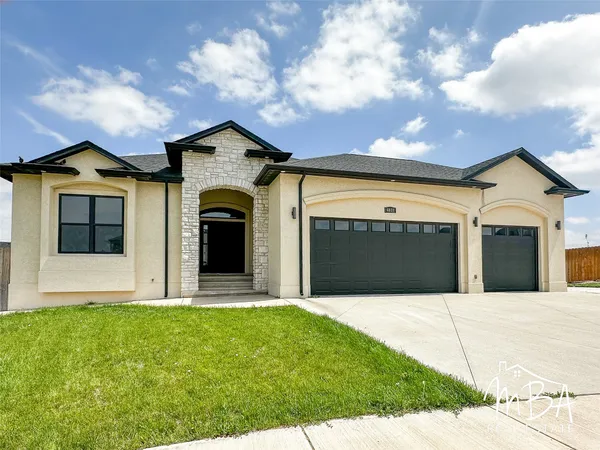 $698,000 | 4031 Cypress Drive, Garden City, KS 67846