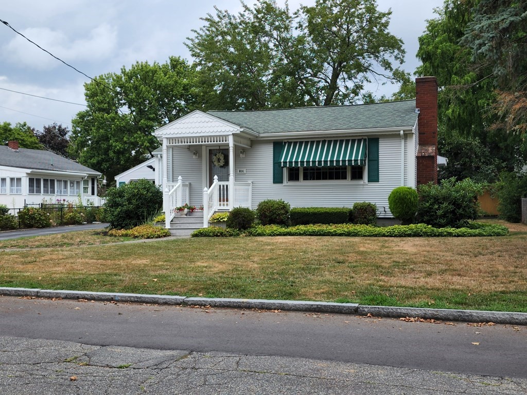 896 Pearce Street Fall River, MA 02720 - Photo 4 of 11 Gallery Image 4