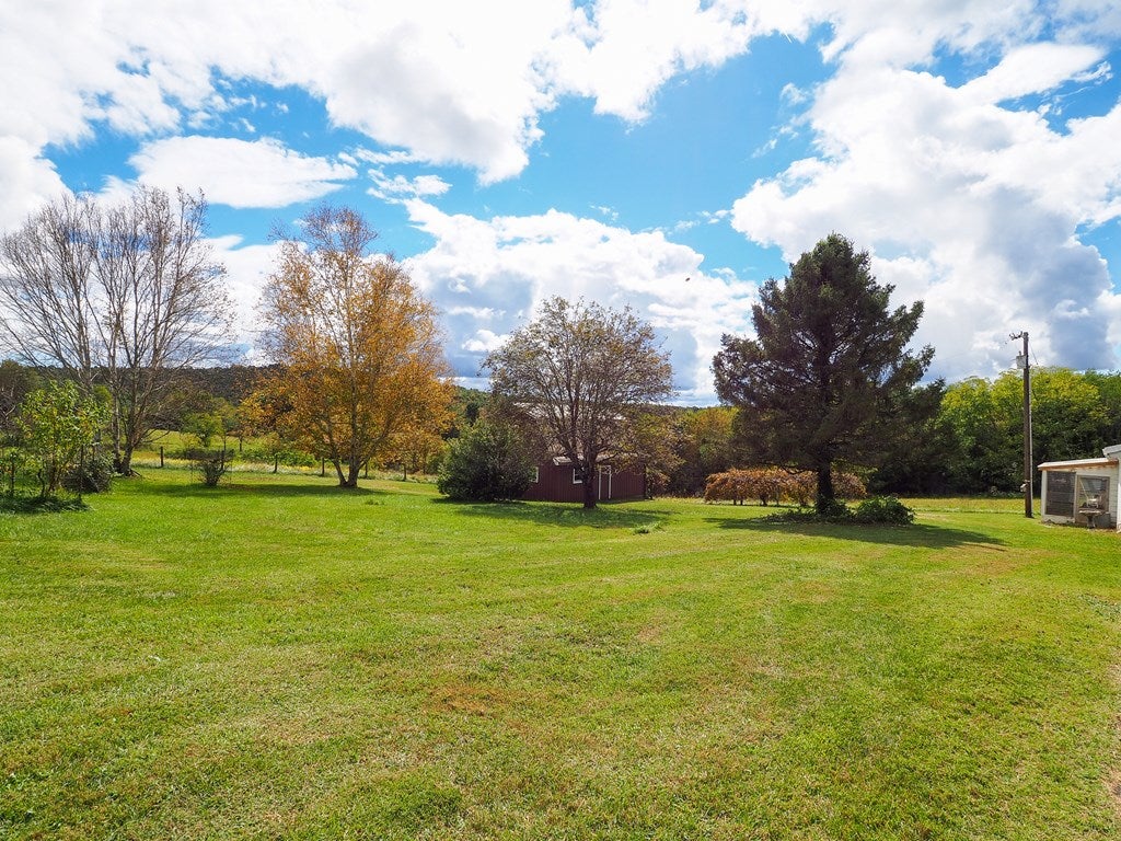2499 Hunters Ridge Road Hillsville, VA 24343 - Photo 12 of 52 Gallery Image 12