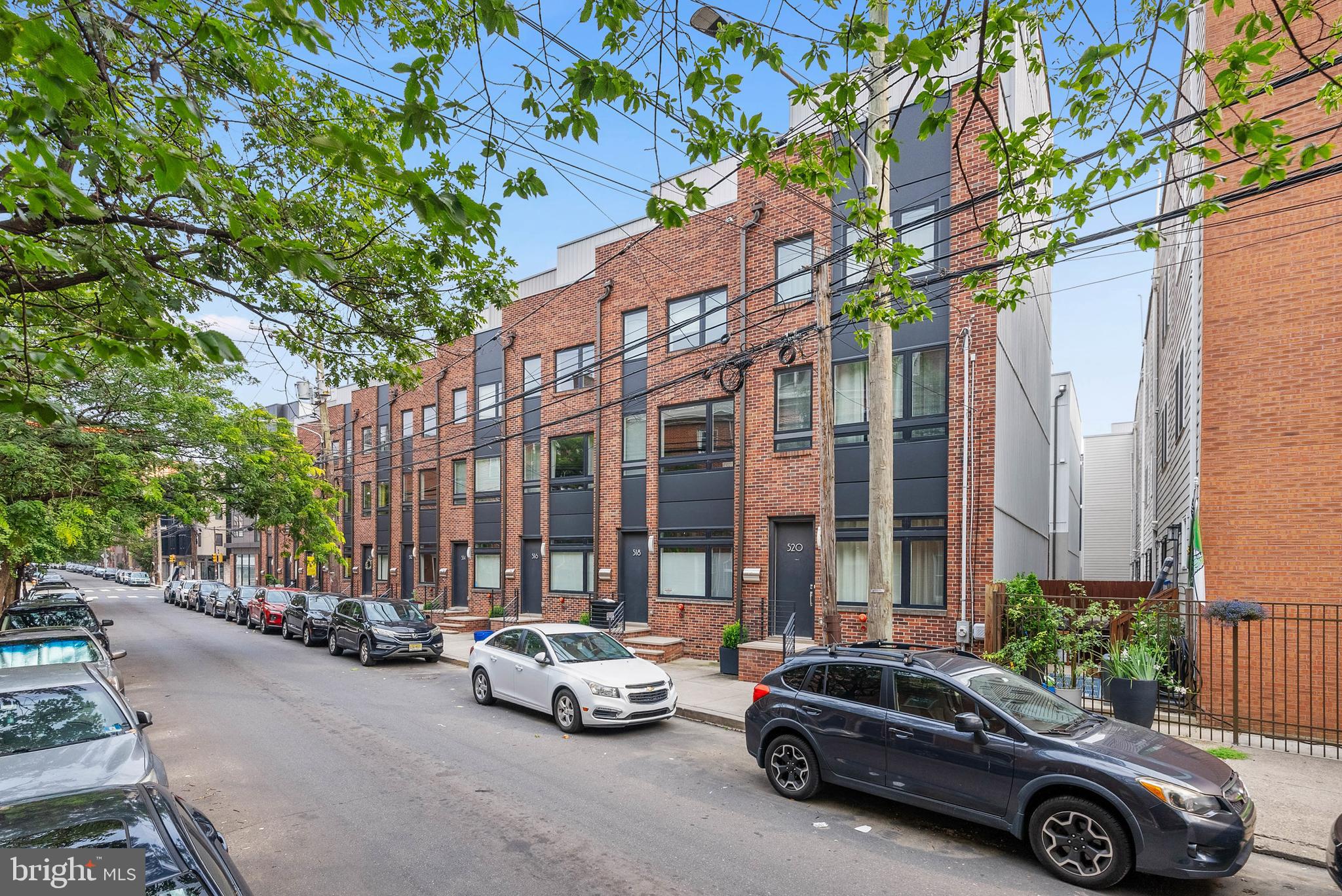 520 Fairmount Avenue Philadelphia, PA 19123 - Photo 23 of 24 a car parked in front of a building