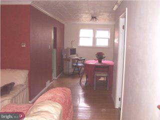 1529 Rainer Road Brookhaven, PA 19015 - Photo 4 of 5