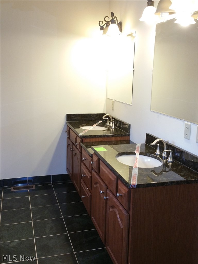 12147 Girdled Road Painesville, OH 44077 - Photo 14 of 25 Gallery Image 14