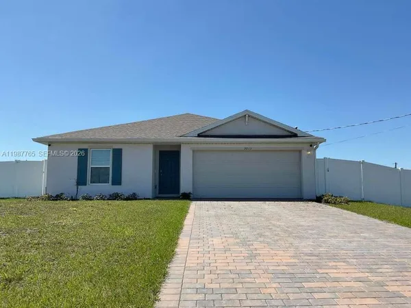 $325,000 | 9013 Meadow Circle, LaBelle, FL 33935