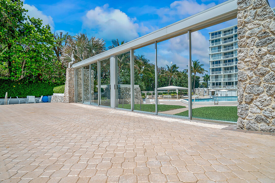2780 South Ocean Boulevard, Unit 612 Palm Beach, FL 33480 - Photo 11 of 57 2780-S-OCEAN-BLVD-404-33480-041