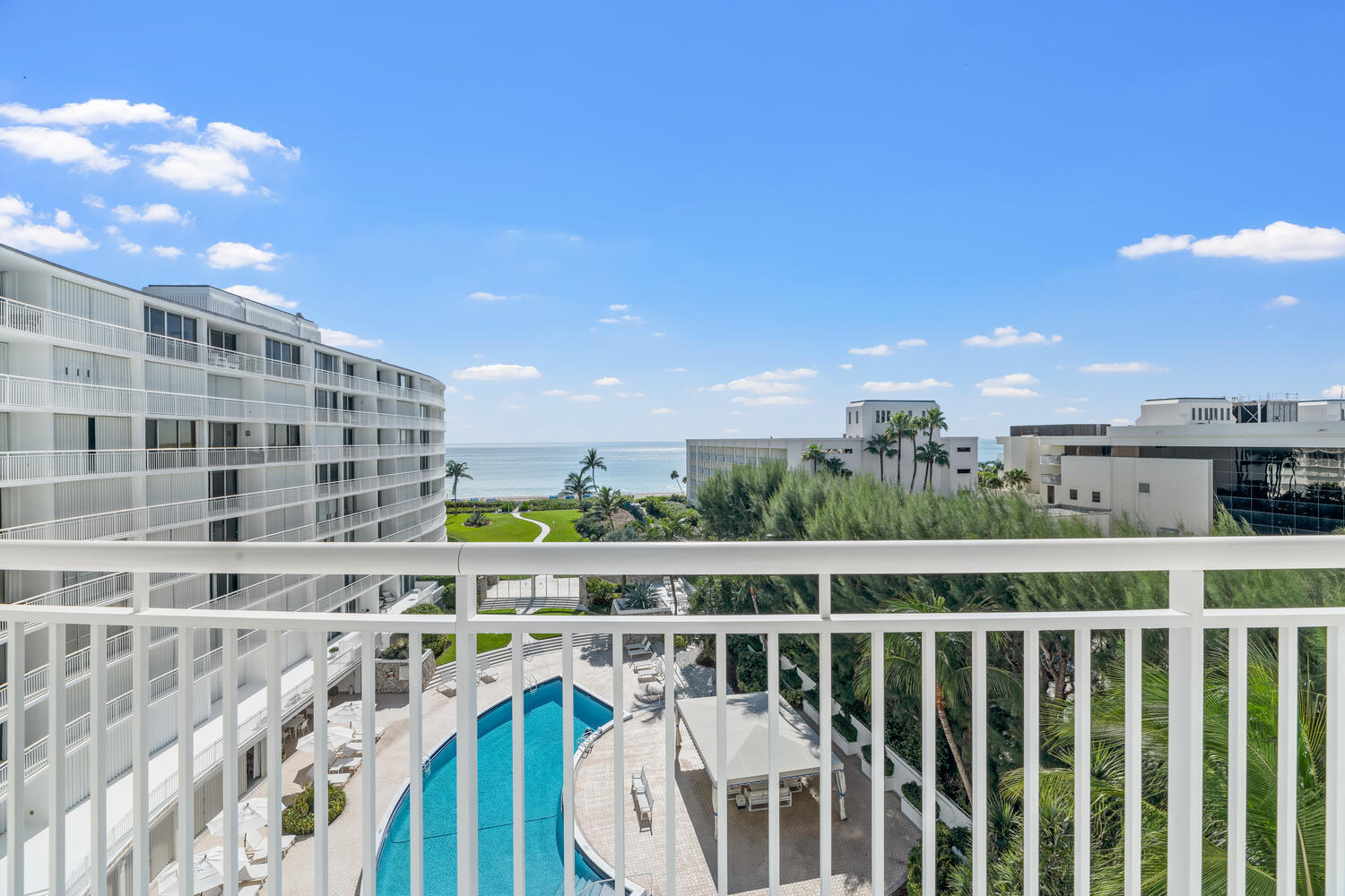 2780 South Ocean Boulevard, Unit 612 Palm Beach, FL 33480 - Photo 46 of 57 2780 S Ocean Blvd Apt 612 Palm-large-031