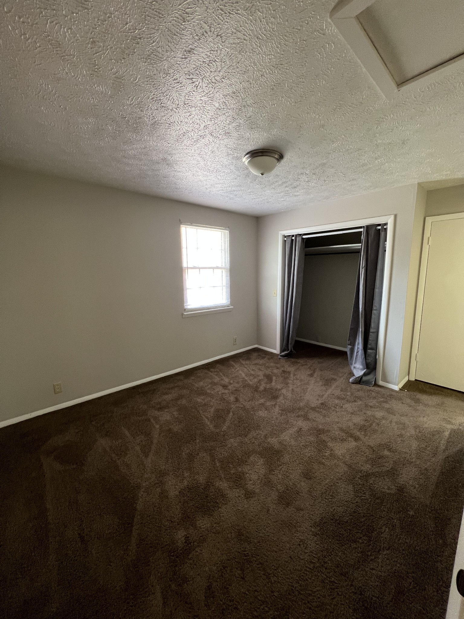 209 East Webster Street Madison, TN 37115 - Photo 14 of 33 a view of an empty room and window