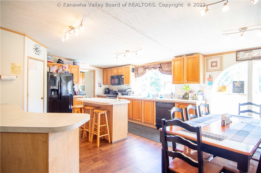 1053 Hedrick Road Scott Depot, WV 25560 - Photo 5 of 26 Gallery Image 5