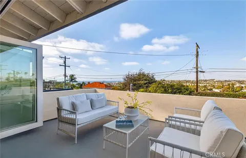 $2,799,900 | 221 Vía Los Miradores, Redondo Beach, CA 90277