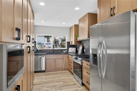 $2,799,900 | 221 Vía Los Miradores, Redondo Beach, CA 90277