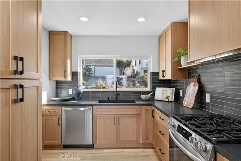 $2,799,900 | 221 Vía Los Miradores, Redondo Beach, CA 90277