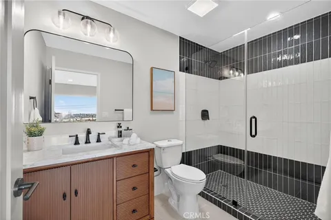 $2,799,900 | 221 Vía Los Miradores, Redondo Beach, CA 90277