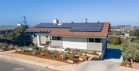 $2,799,900 | 221 Vía Los Miradores, Redondo Beach, CA 90277