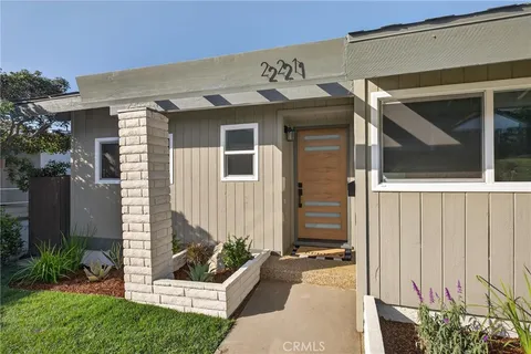 $2,799,900 | 221 Vía Los Miradores, Redondo Beach, CA 90277
