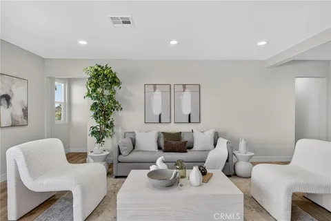 $2,799,900 | 221 Vía Los Miradores, Redondo Beach, CA 90277