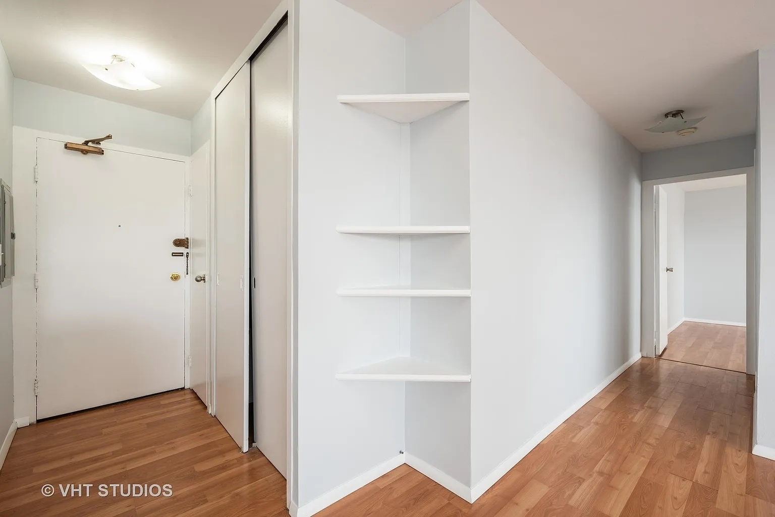 6157 North Sheridan Road, Unit 16L Chicago, IL 60660 - Photo 6 of 9 Gallery Image 6