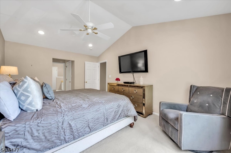 279 Janine Way Bridgewater, NJ 08807 - Photo 20 of 32