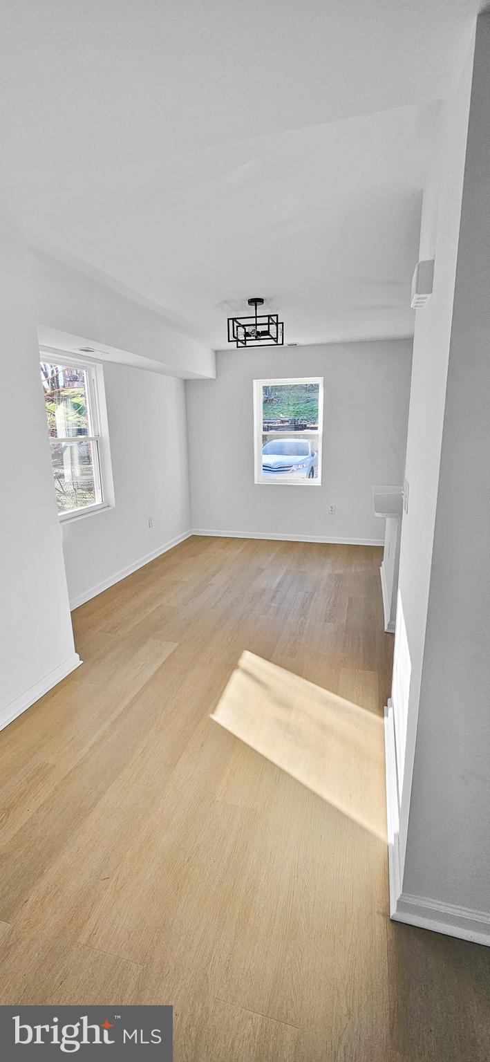 516 Roundview Road Baltimore, MD 21225 - Photo 4 of 74