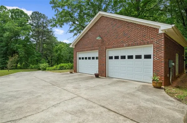 $1,999,000 | 11905 Hutchesons Ferry Road, Chattahoochee Hills, GA 30268