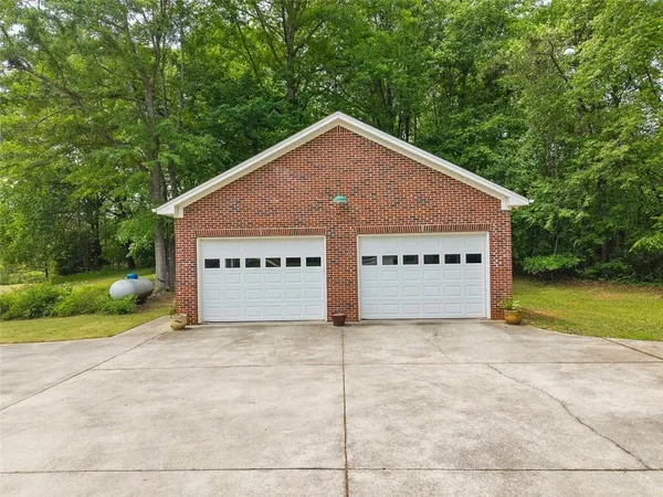 $1,999,000 | 11905 Hutchesons Ferry Road, Chattahoochee Hills, GA 30268