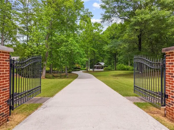 $1,999,000 | 11905 Hutchesons Ferry Road, Chattahoochee Hills, GA 30268