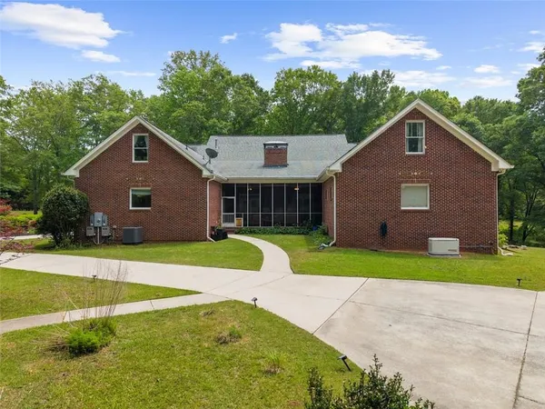 $1,999,000 | 11905 Hutchesons Ferry Road, Chattahoochee Hills, GA 30268