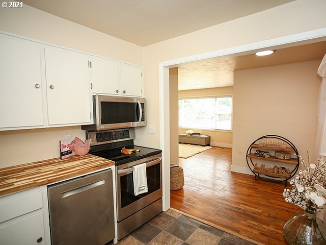3298 Pheasant Boulevard Springfield, OR 97477 - Photo 11 of 20 Gallery Image 11