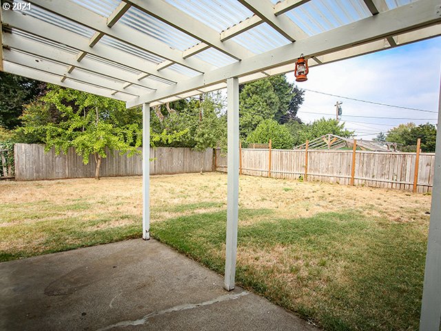 3298 Pheasant Boulevard Springfield, OR 97477 - Photo 16 of 20 Gallery Image 16