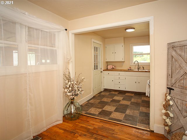 3298 Pheasant Boulevard Springfield, OR 97477 - Photo 8 of 20 Gallery Image 8