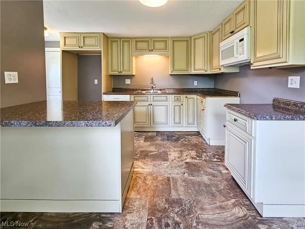 5244 Ridge Avenue Southeast Canton, OH 44707 - Photo 6 of 23 Gallery Image 6
