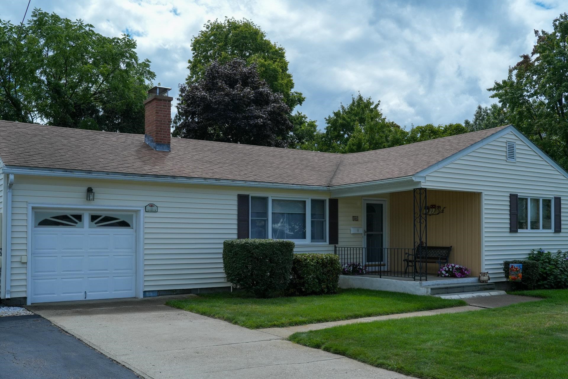 11 Killarney Drive Burlington, VT 05408 - Photo 2 of 37