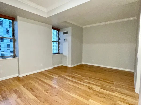 $2,250 | 40 East 9th Street, Unit 1604, Chicago, IL 60605