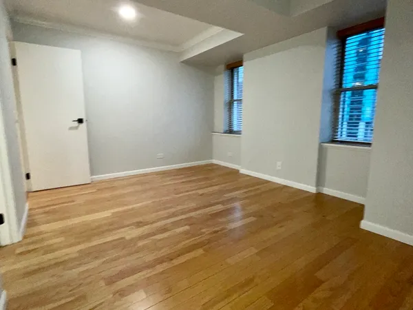 $2,250 | 40 East 9th Street, Unit 1604, Chicago, IL 60605