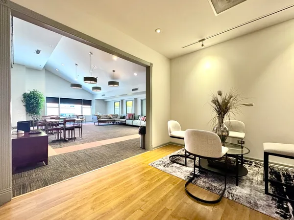 $2,250 | 40 East 9th Street, Unit 1604, Chicago, IL 60605